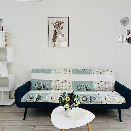 Sweet Apartment In 库塔伊西 外观 照片