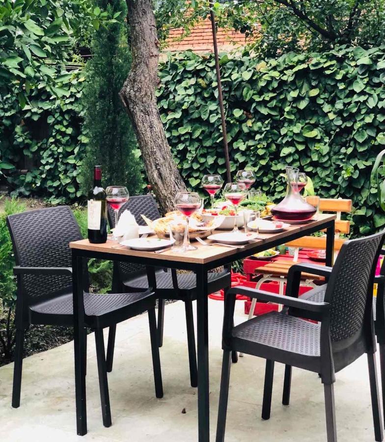 Sweet Apartment In 库塔伊西 外观 照片