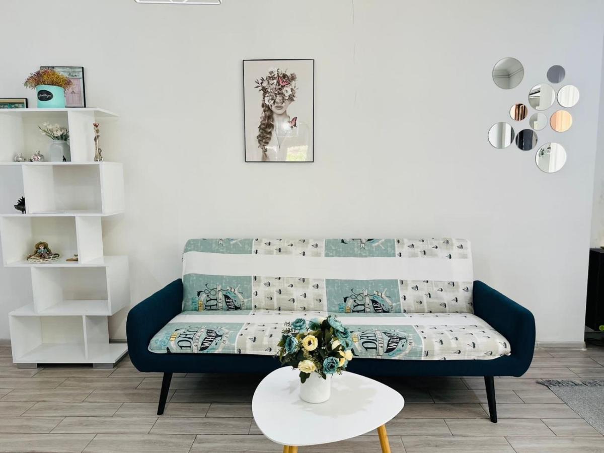 Sweet Apartment In 库塔伊西 外观 照片