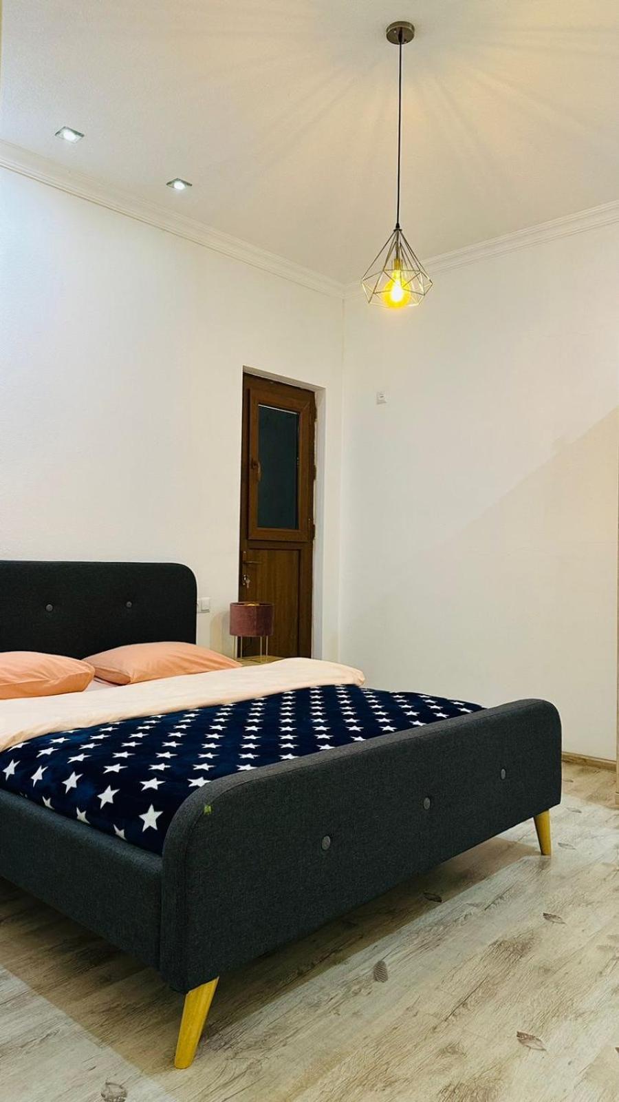 Sweet Apartment In 库塔伊西 外观 照片
