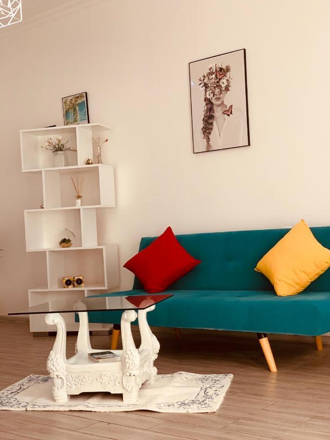 Sweet Apartment In 库塔伊西 外观 照片