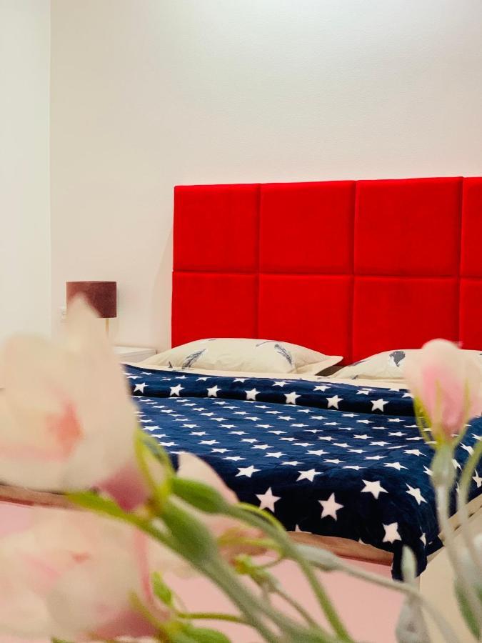 Sweet Apartment In 库塔伊西 外观 照片