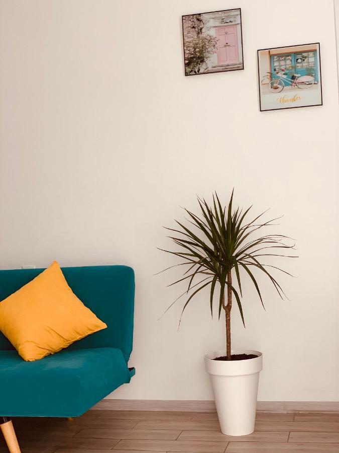 Sweet Apartment In 库塔伊西 外观 照片
