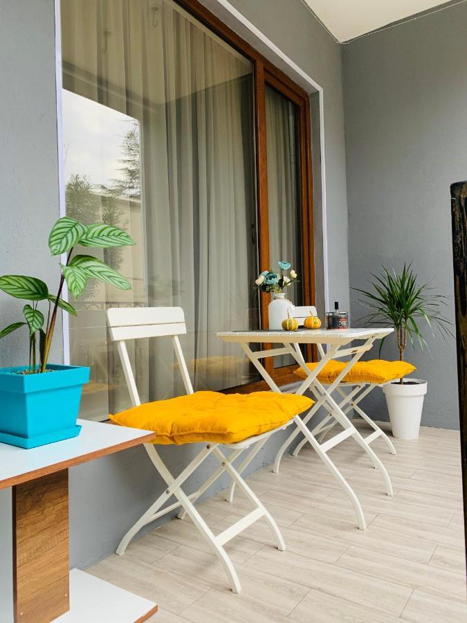 Sweet Apartment In 库塔伊西 外观 照片