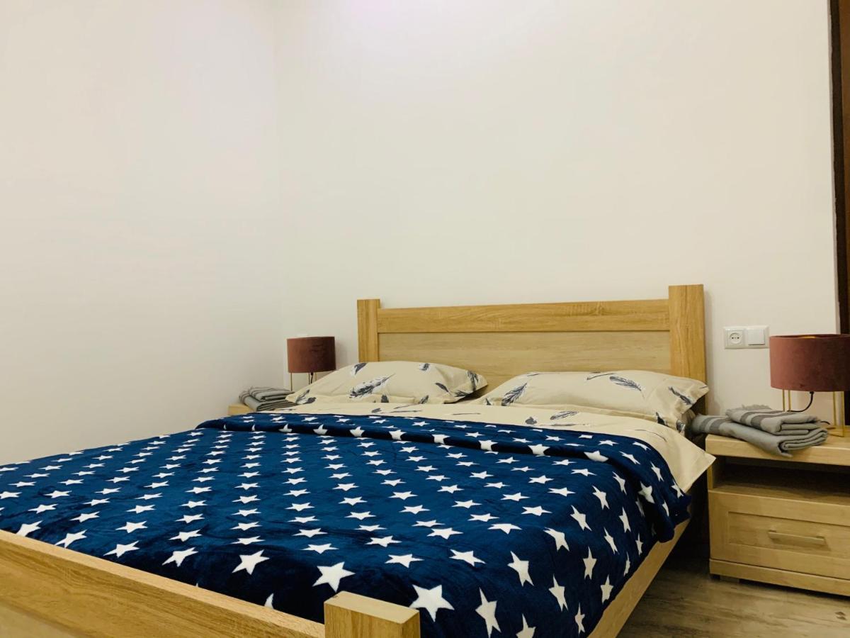 Sweet Apartment In 库塔伊西 外观 照片
