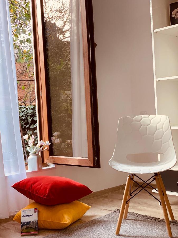 Sweet Apartment In 库塔伊西 外观 照片