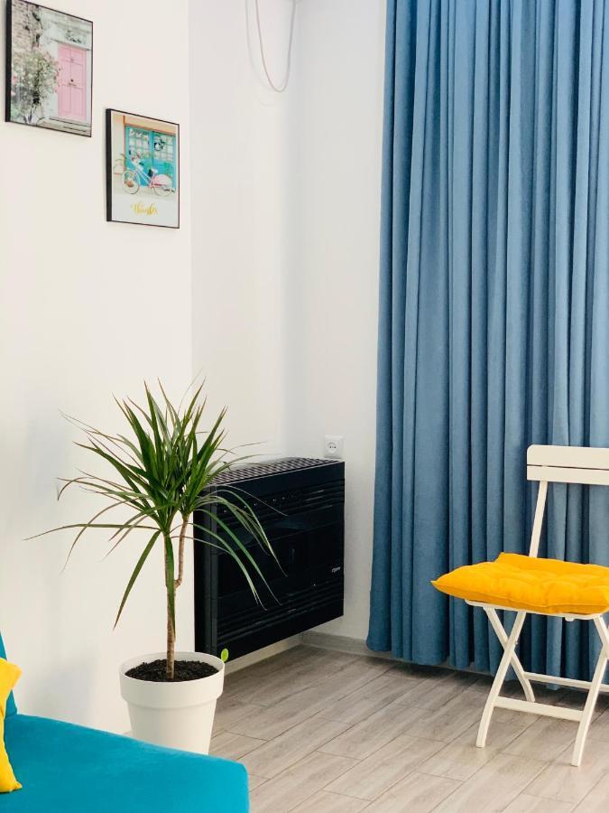Sweet Apartment In 库塔伊西 外观 照片