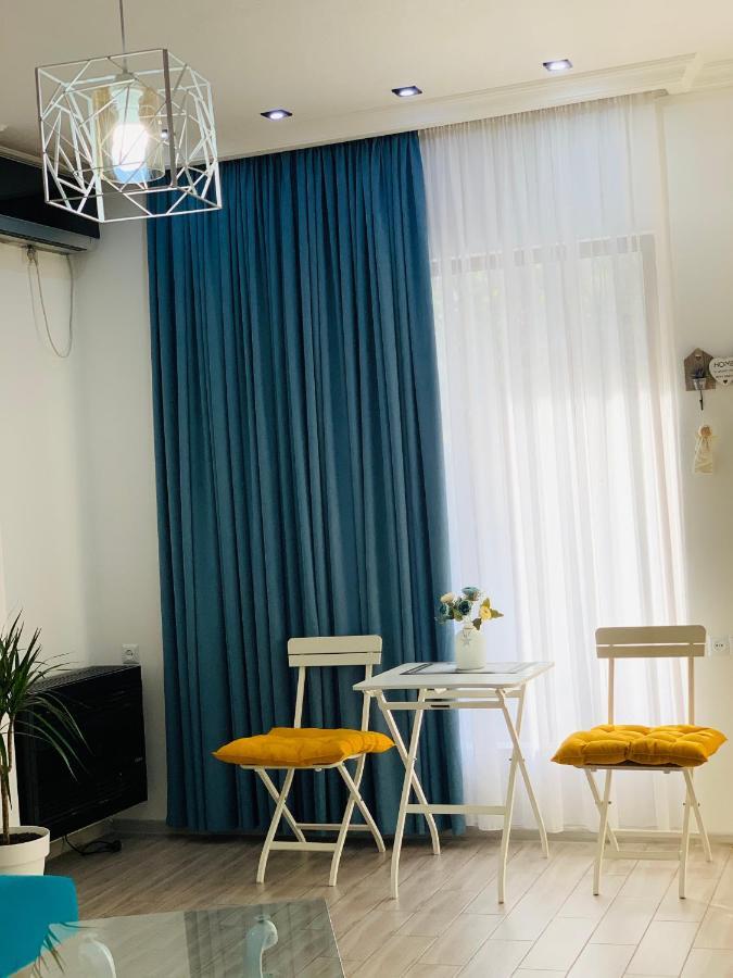 Sweet Apartment In 库塔伊西 外观 照片