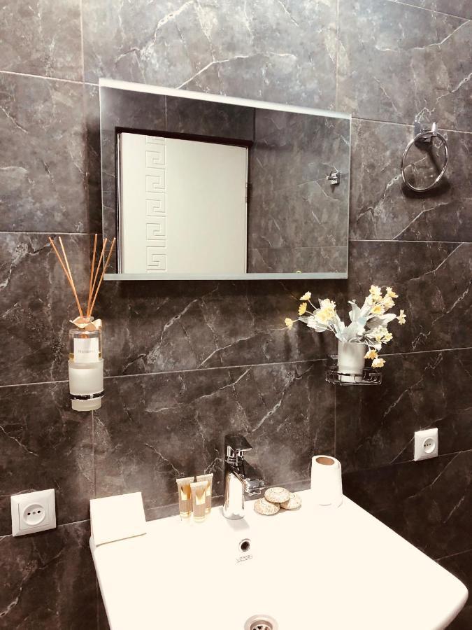 Sweet Apartment In 库塔伊西 外观 照片